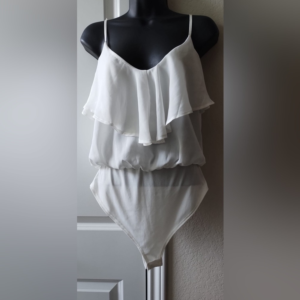 Fashion Nova One Piece Flaunt It Flounce Ivory bodysuit Large NWT